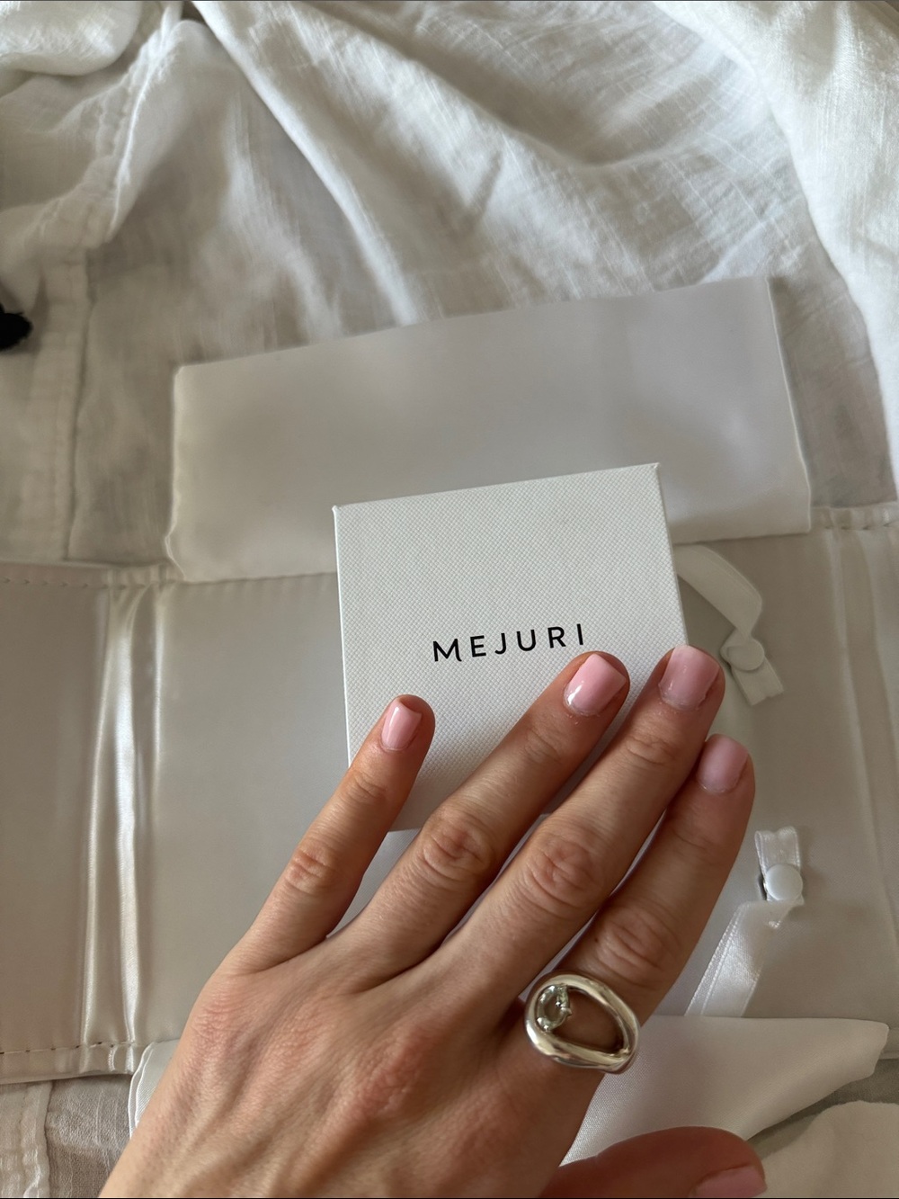 MEJURI ORGANIC DÔME CURVE GEMSTONE RING